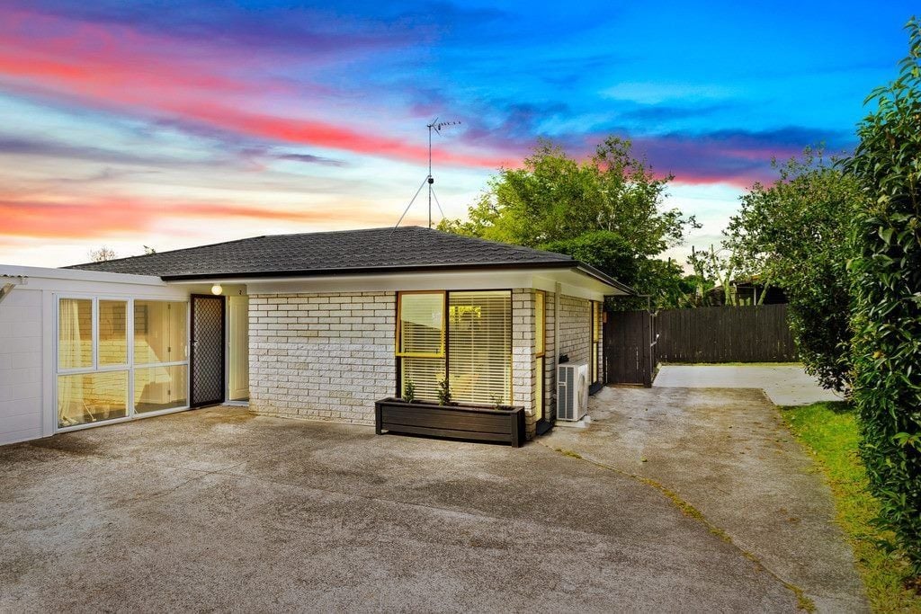 2/53 Taioma Crescent, Te Atatu Peninsula, Auckland - Carousel 2