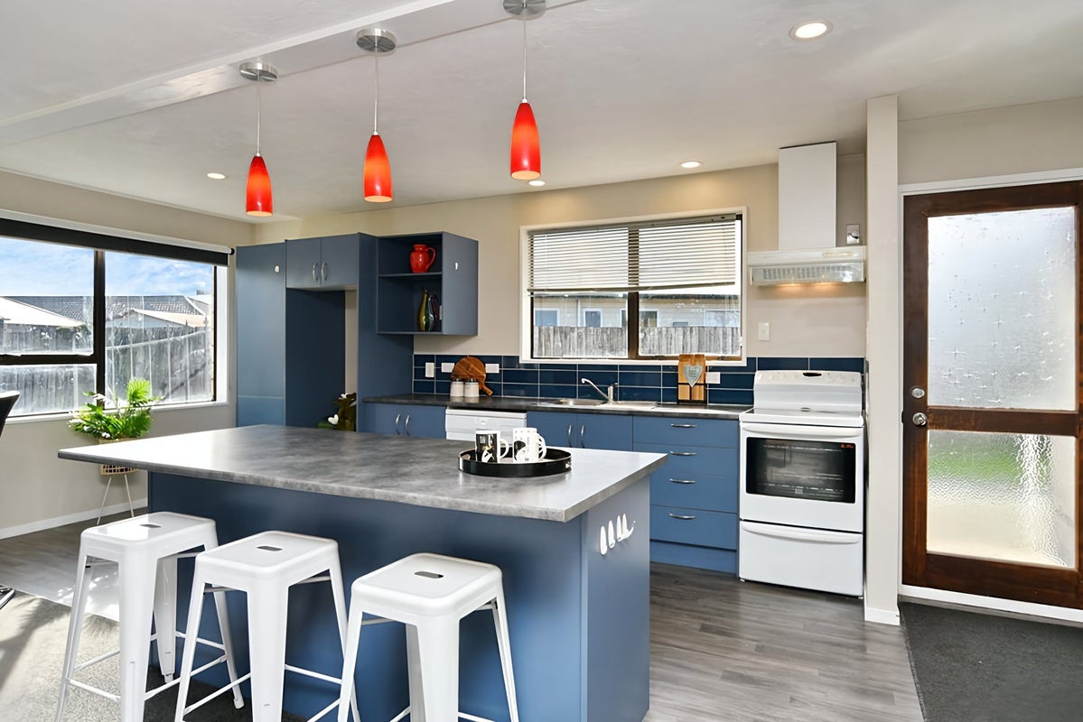 31 Tyrone Street, Belfast, Christchurch - Carousel 2