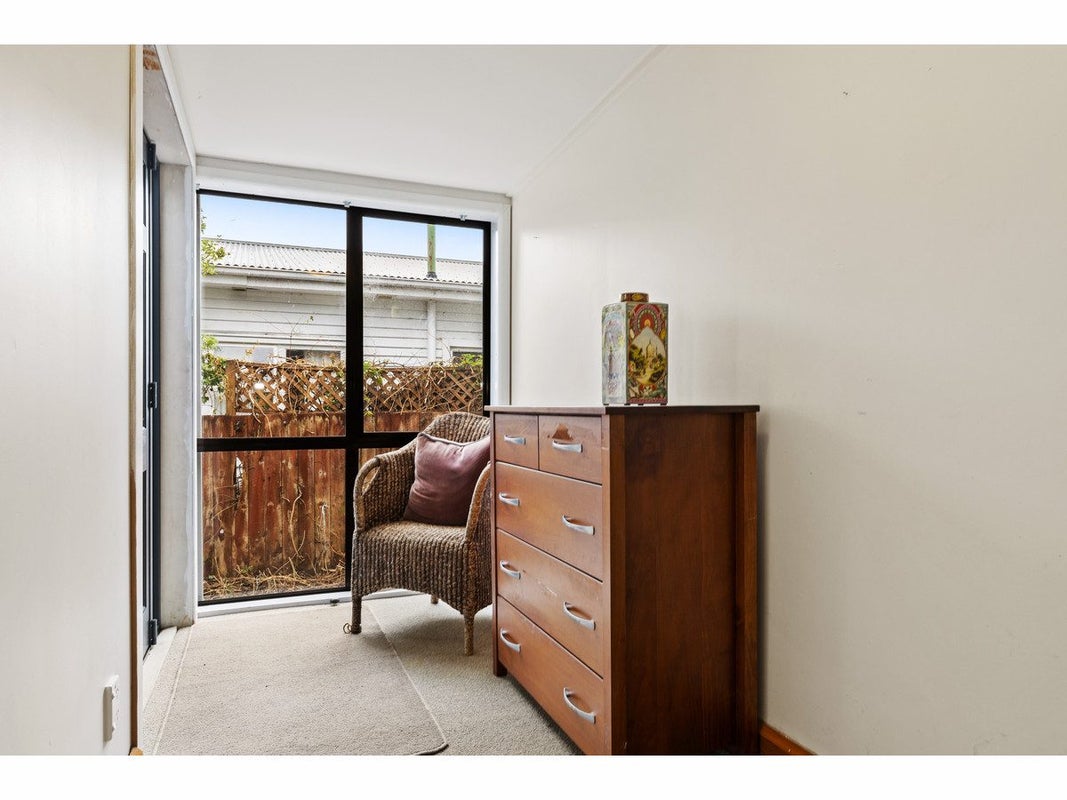 18 Birdwood Avenue, Beckenham, Christchurch - Carousel 26