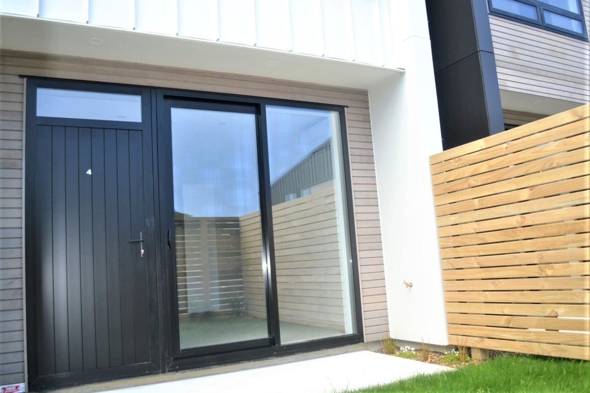 4/13 Fancourt Street, Karori, Wellington - Carousel 2