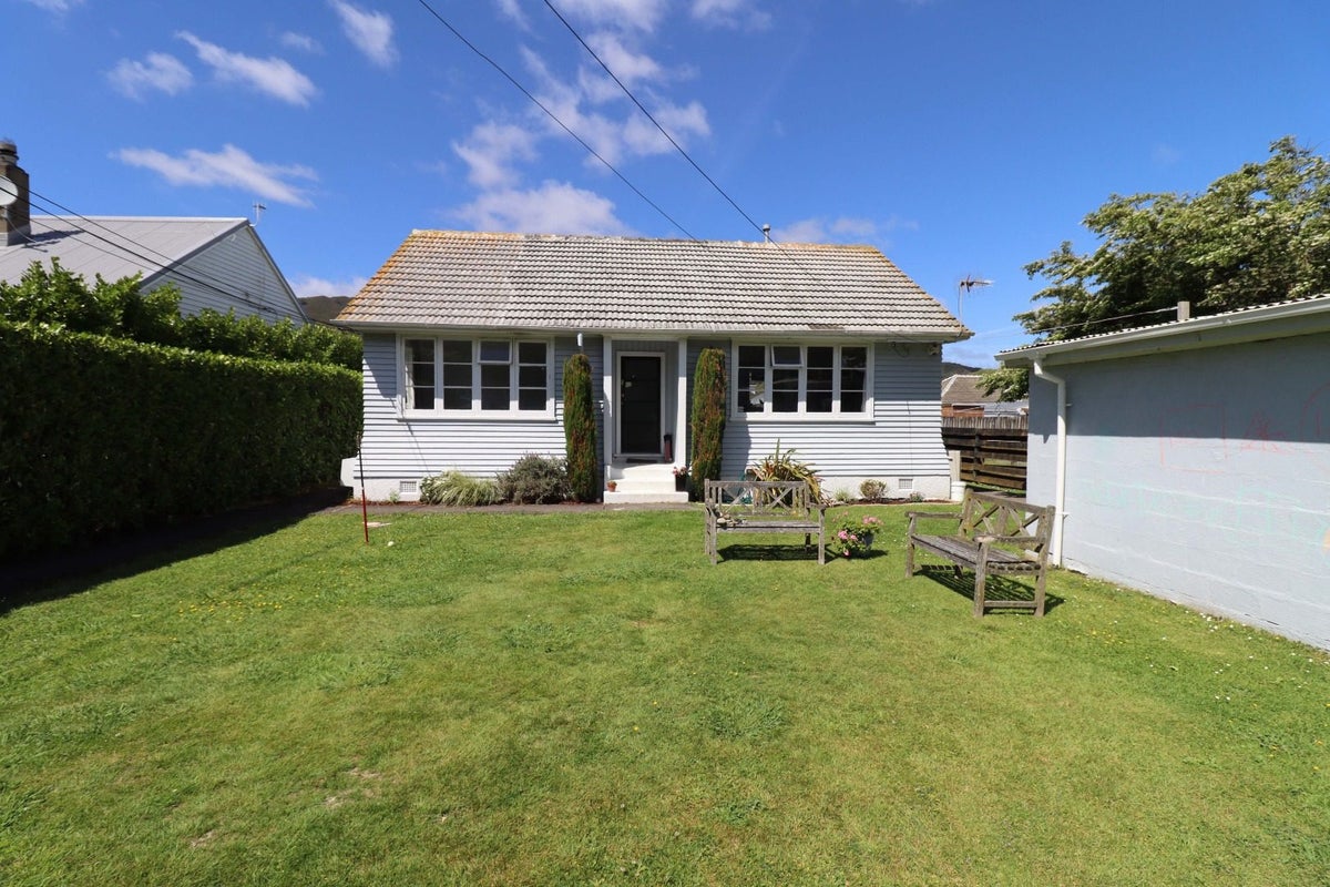 66 Rata Street, Naenae, Lower Hutt - Carousel 2