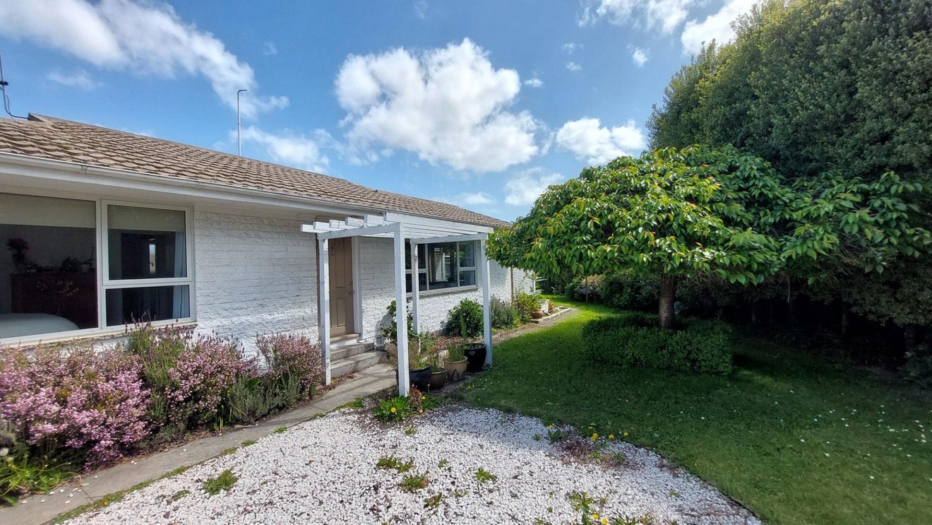 2/29 Delaware Crescent, Russley, Christchurch - Carousel 1