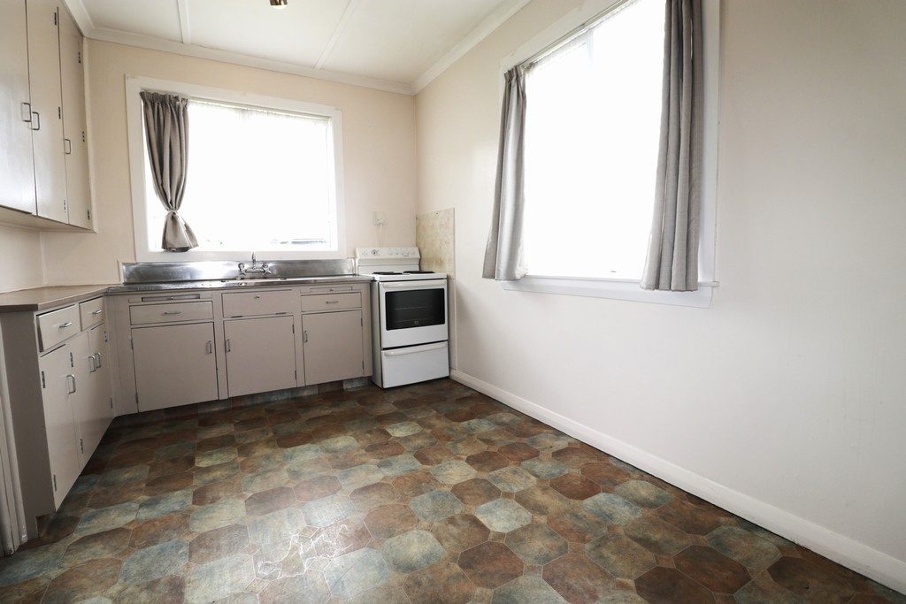 12 Terrace Street, Aramoho, Whanganui - Carousel 2