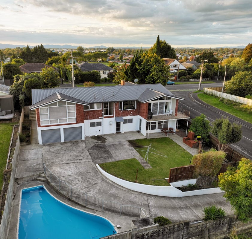 49 Forest Lake Road, Maeroa, Hamilton - Carousel 1