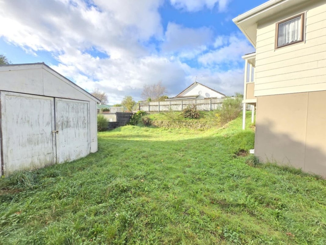 21 Moonstone Grove, Birchville, Upper Hutt - Carousel 17