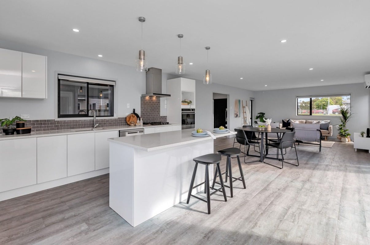 351 One Tree Point Road, One Tree Point - Carousel 2