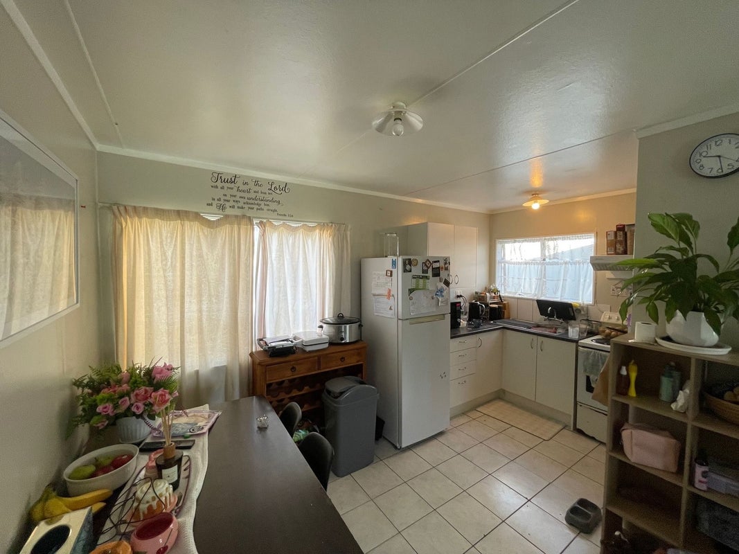 7B Tarbet Place, Flaxmere, Hastings - Carousel 2