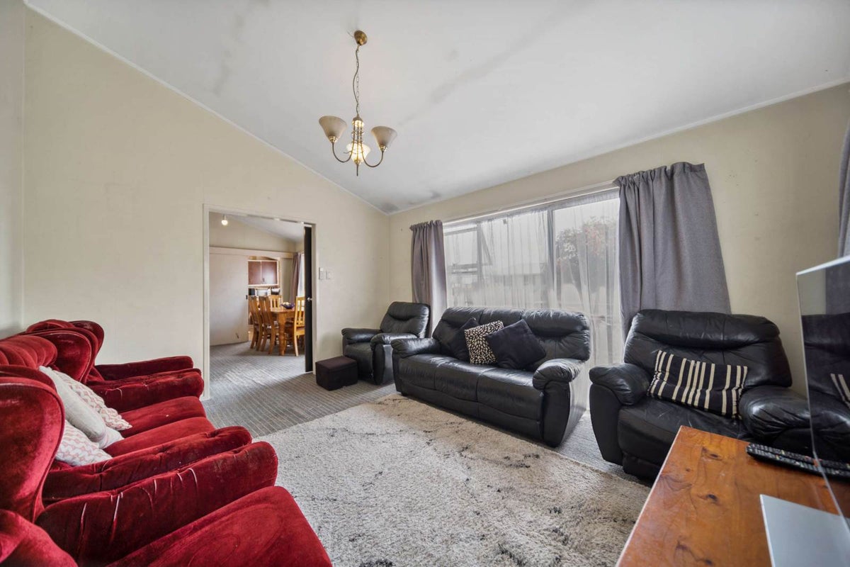 1/36 Burundi Avenue, Clendon Park, Auckland - Carousel 2
