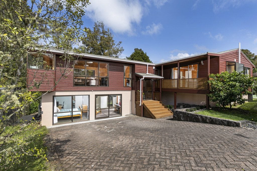 7 Chardon Place, Henderson, Auckland - Carousel 1