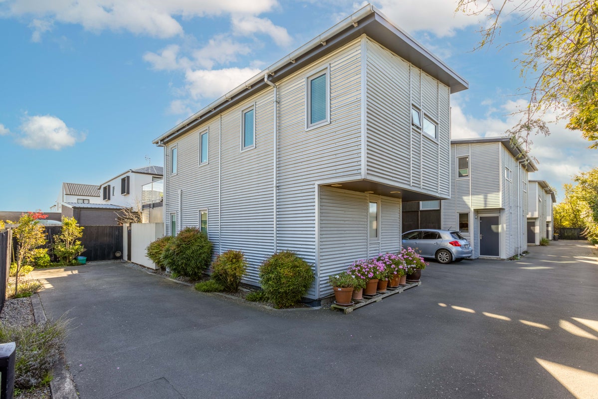 1/117 Canon Street, Edgeware, Christchurch - Carousel 1