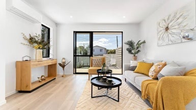9/67 Royal View Road, Te Atatu South, Auckland - Carousel 1