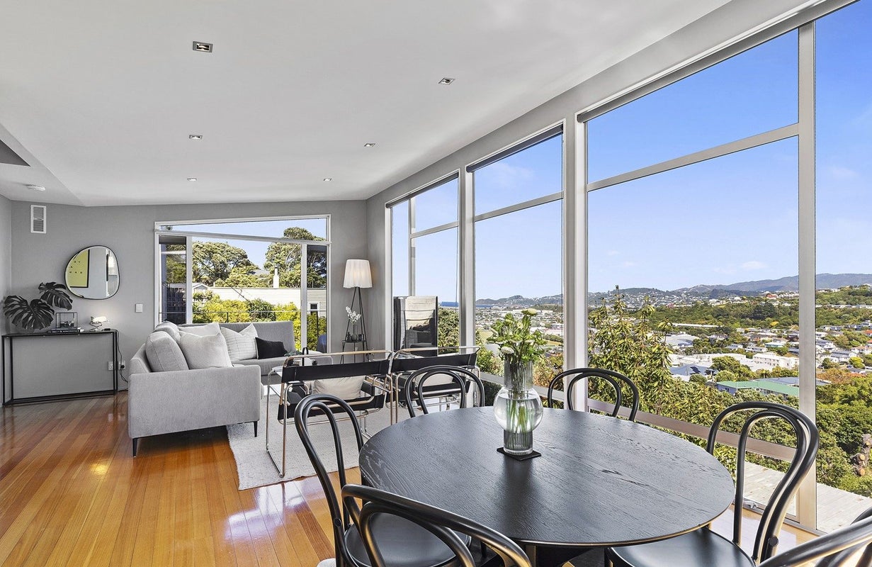 121 Nevay Road, Miramar, Wellington - Carousel 1