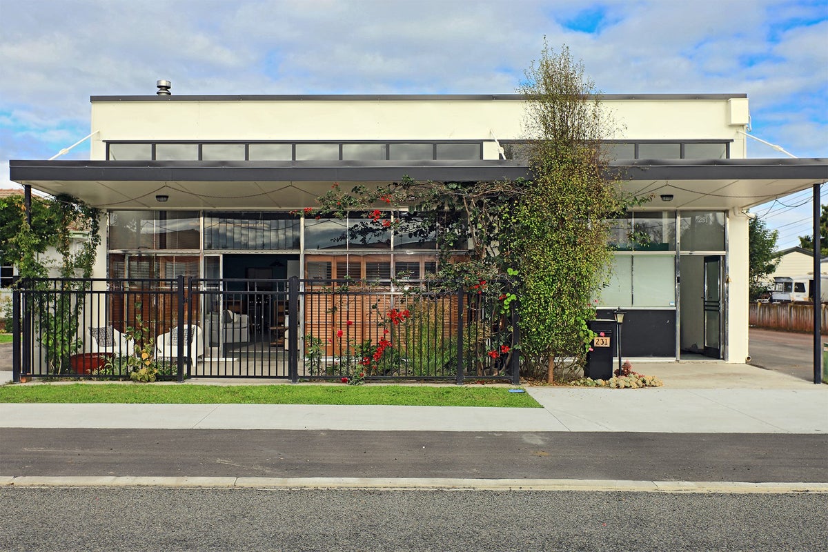 231A Warwick Road, Mayfair, Hastings - Carousel 2