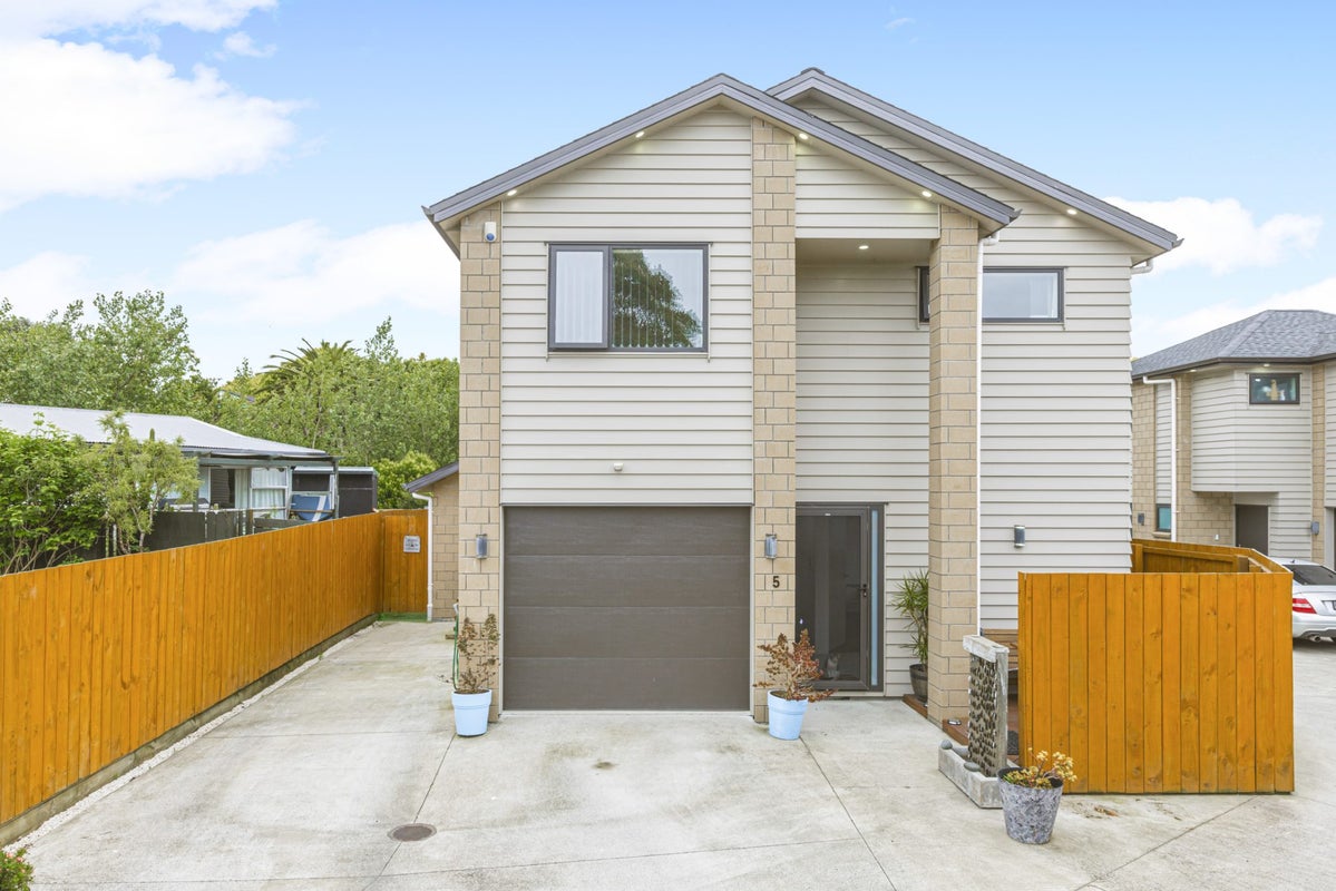 5A Misty Place, Papatoetoe, Auckland - Carousel 1