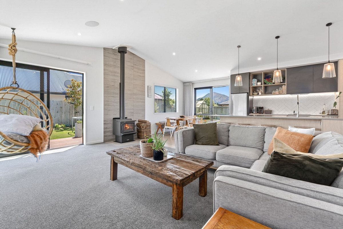 4 Rua Street, Albert Town, Wanaka - Carousel 2
