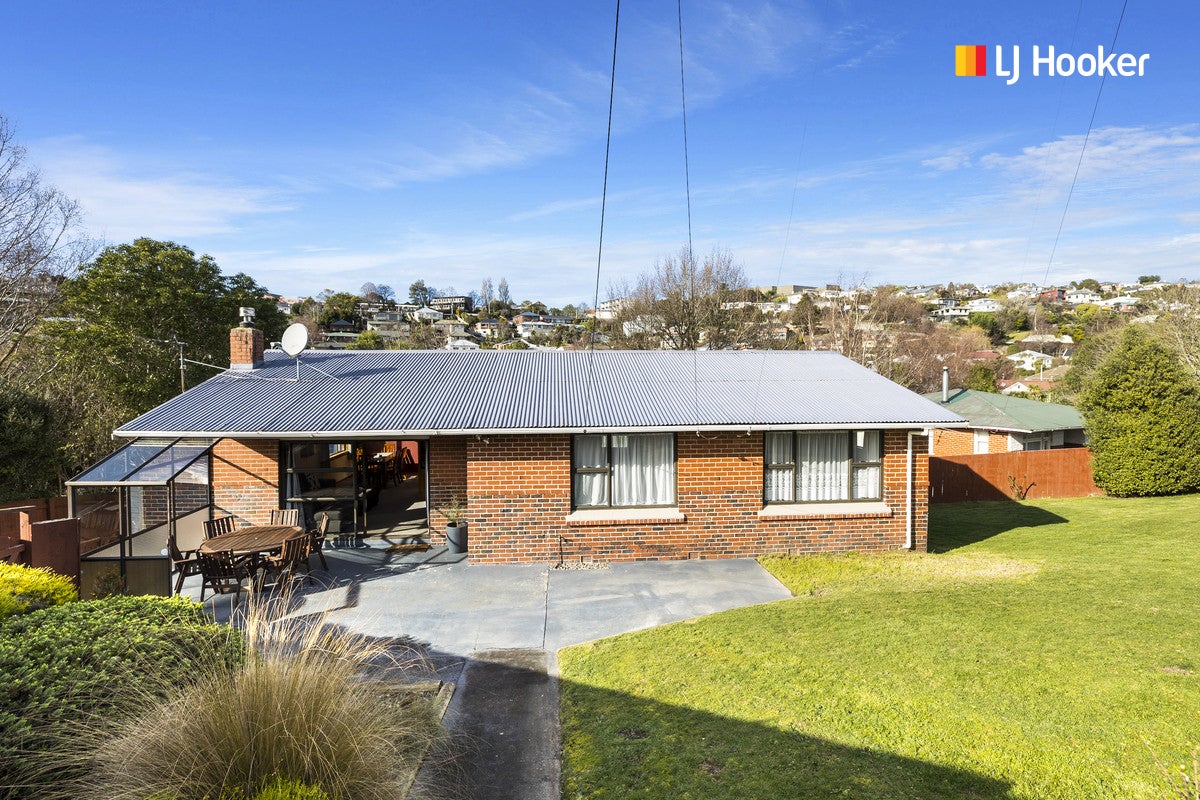 52 Nairn Street, Kaikorai, Dunedin - Carousel 1