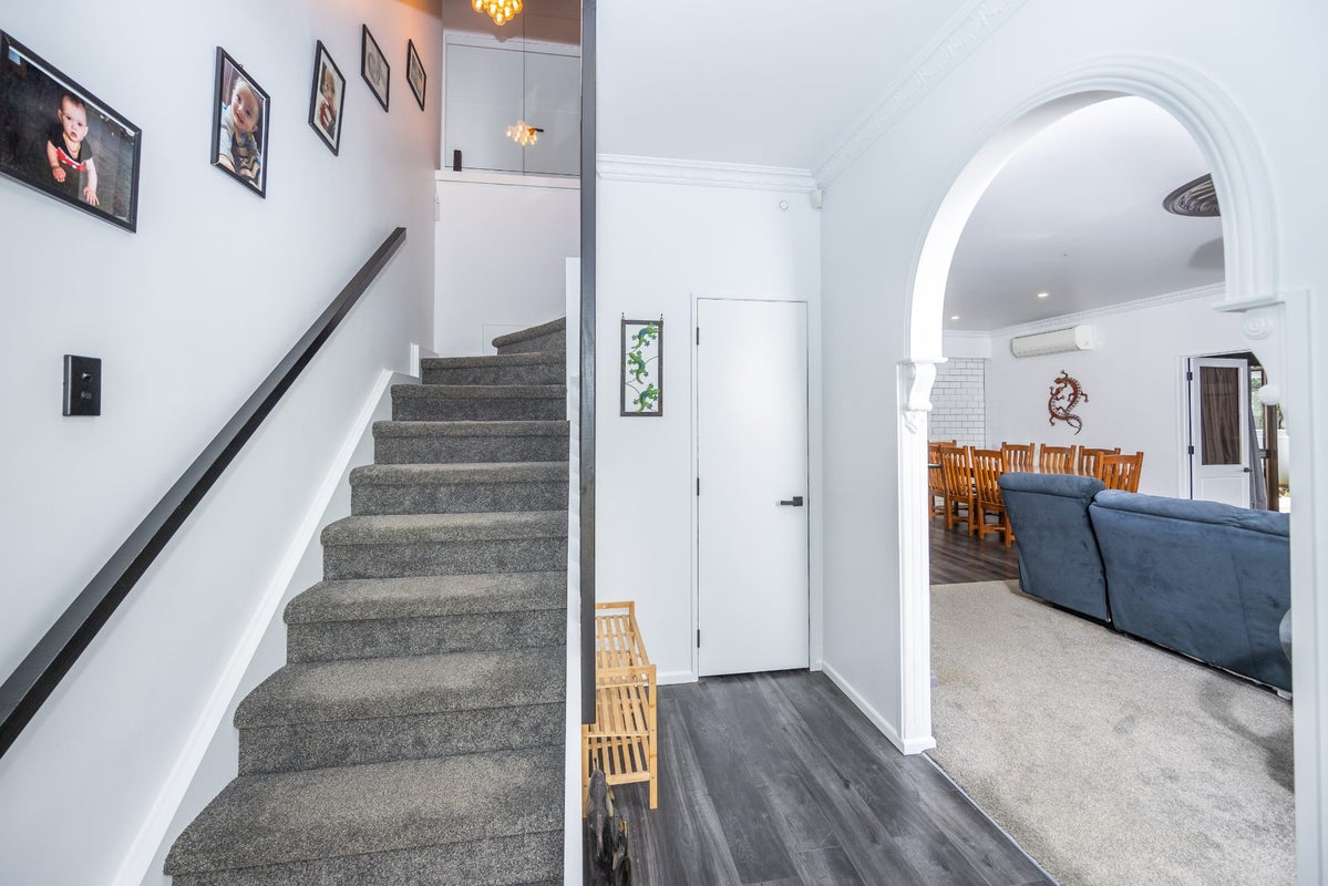66 Chedworth Avenue, Chedworth, Hamilton - Carousel 2