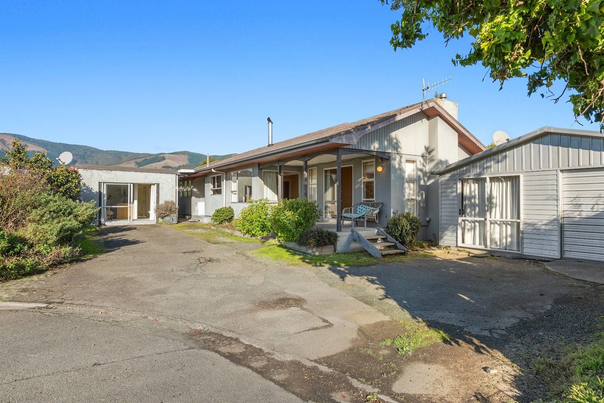 5 Balmoral Place, Stoke, Nelson - Carousel 1