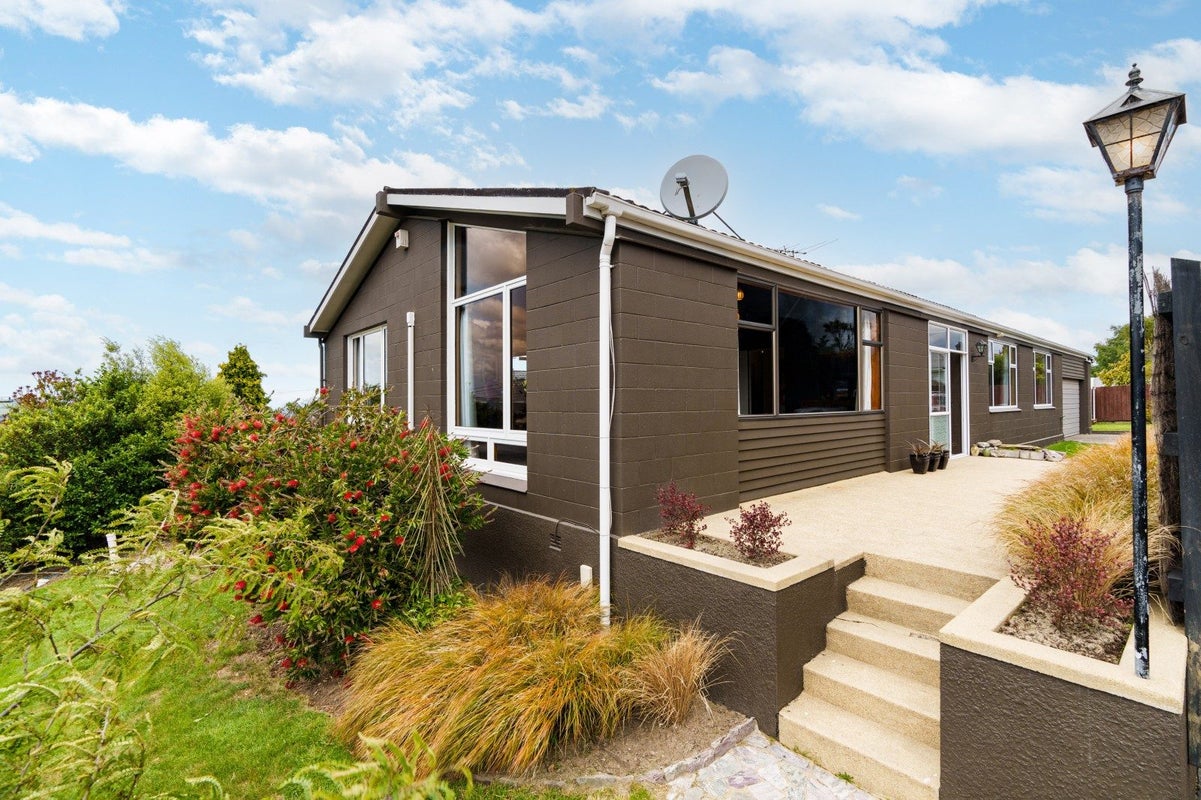 12 Ventnor Street, Mornington, Dunedin - Carousel 1