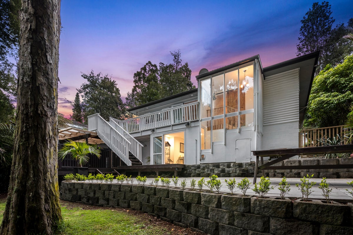20 Waima Crescent, Titirangi, Auckland - Carousel 2