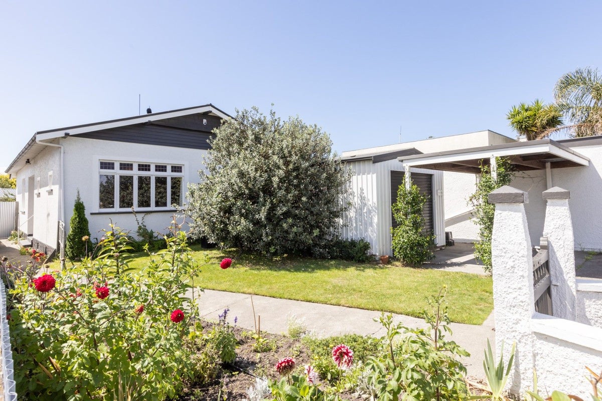 15 Ellison Street, Napier South, Napier - Carousel 23