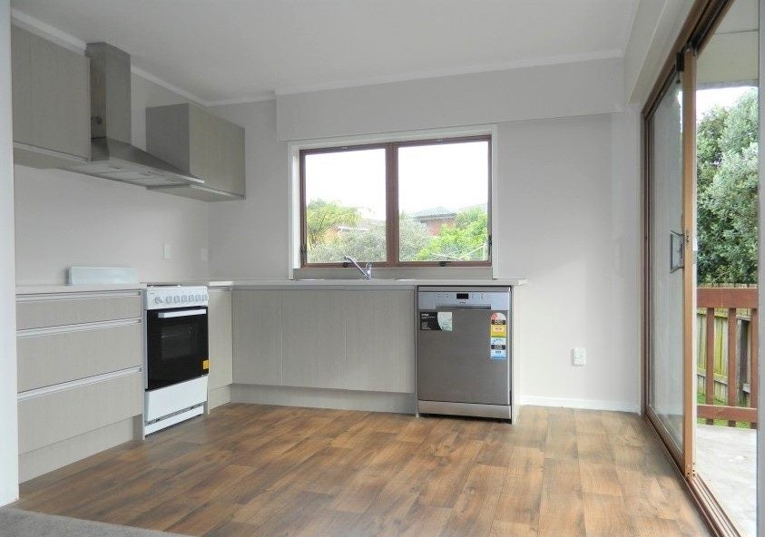 2/223 Edmonton Road, Te Atatu South, Auckland - Carousel 2