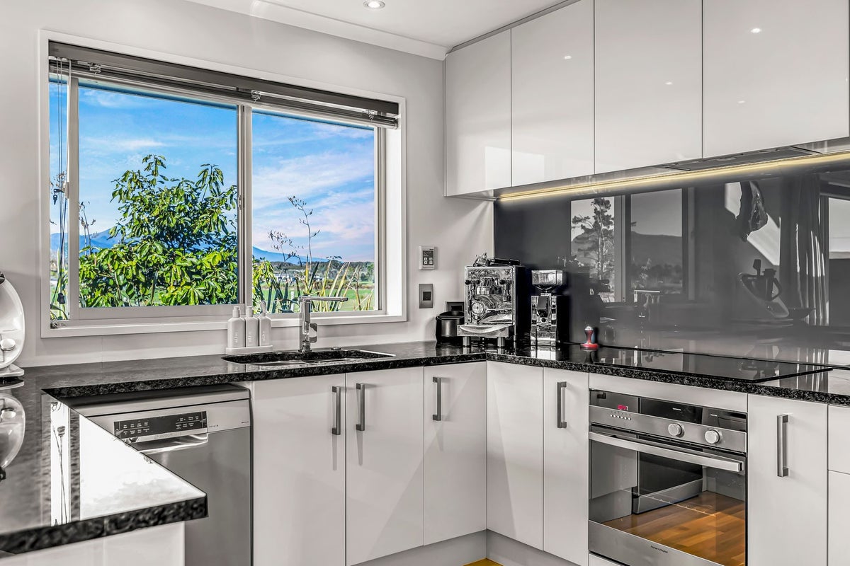 3/357 Cape Foulwind Road, Carters Beach, Westport - Carousel 2