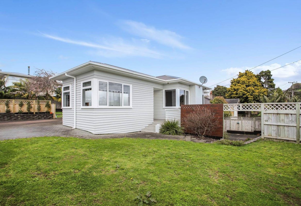 52A Landscape Road, Mount Eden, Auckland - Carousel 1