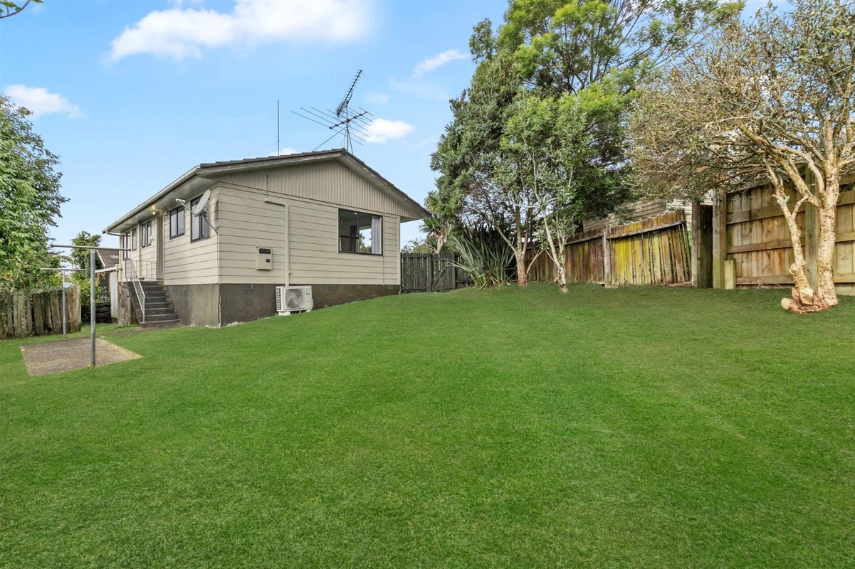 2/9 Hydra Place, Glen Eden, Auckland - Carousel 1