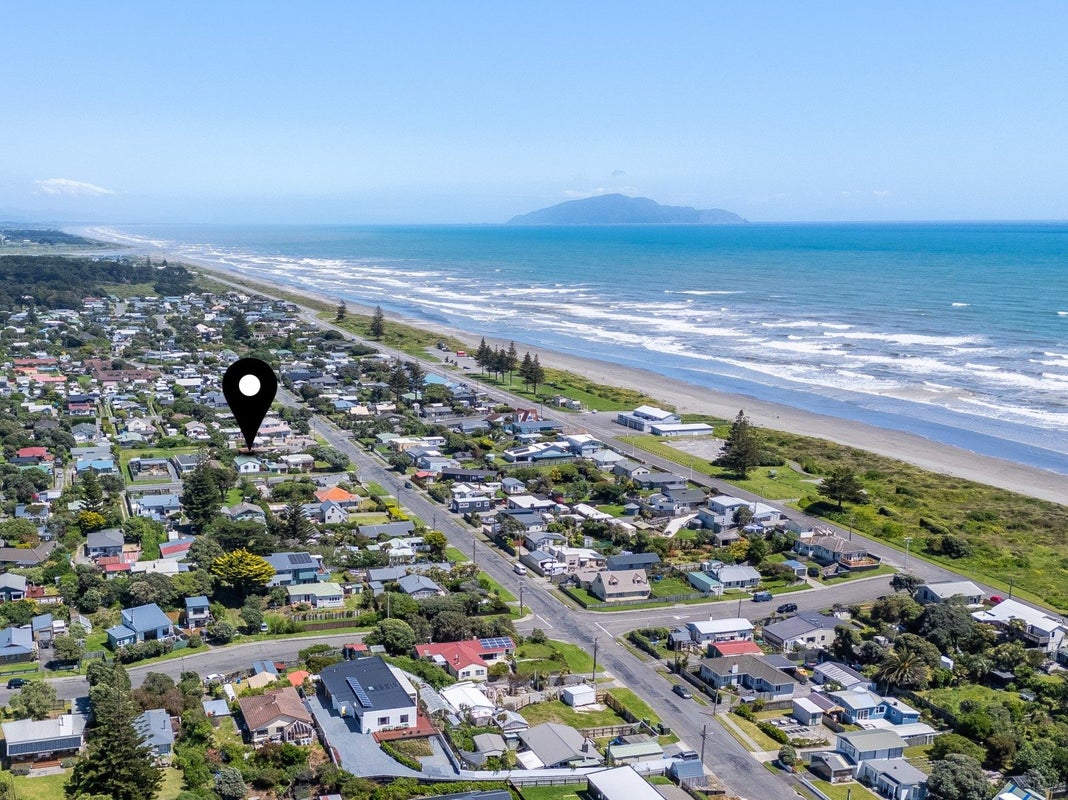3 Toi Street, Otaki Beach, Otaki - Carousel 2
