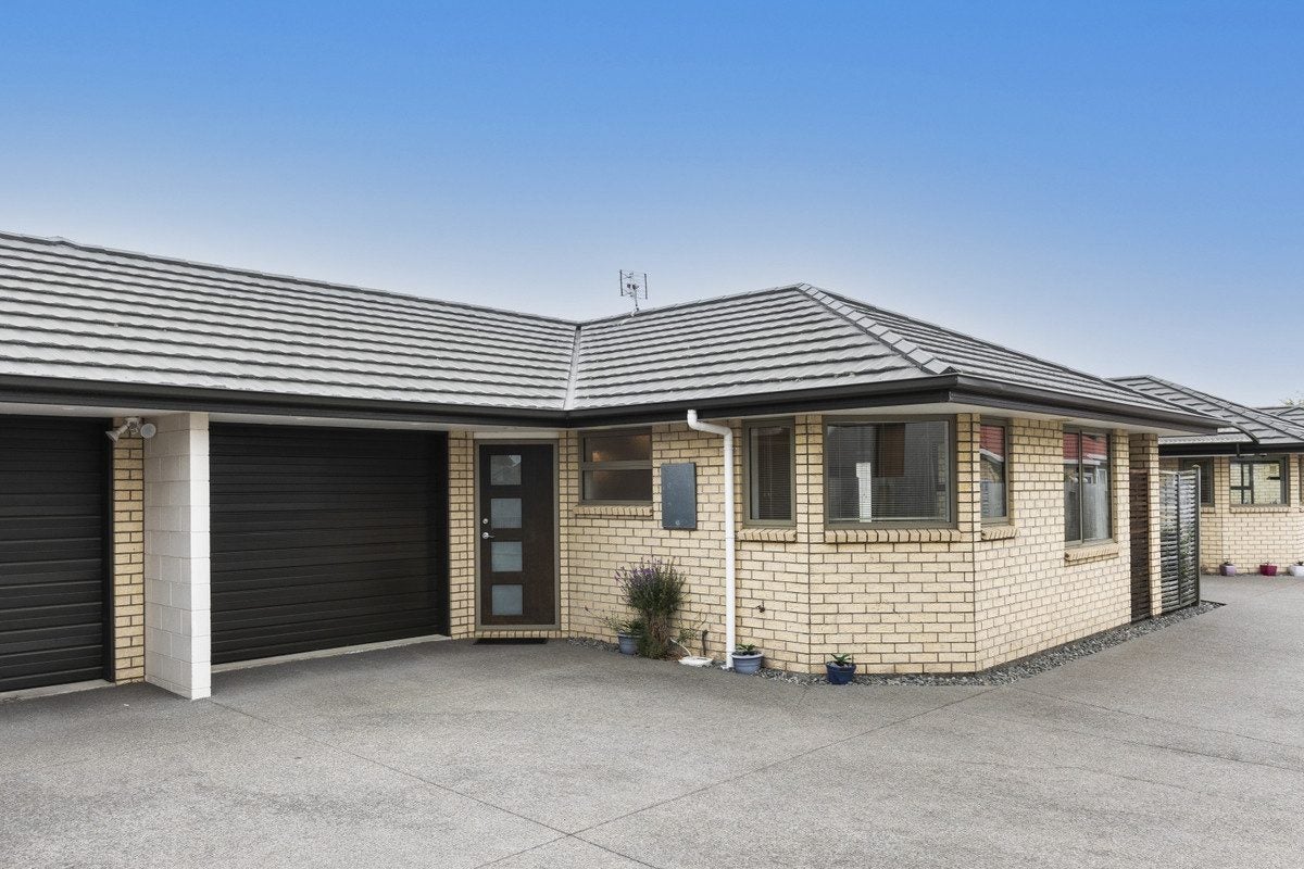 2/67 Marshland Road, Shirley, Christchurch - Carousel 1