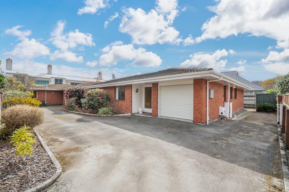 39 Kebbell Grove, Epuni, Lower Hutt - Carousel 1