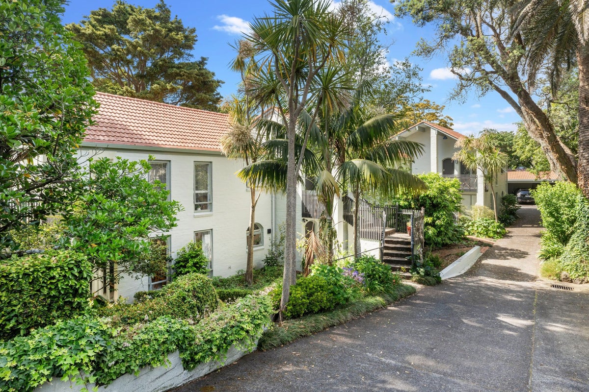 1/34 Owens Road, Epsom, Auckland - Carousel 1