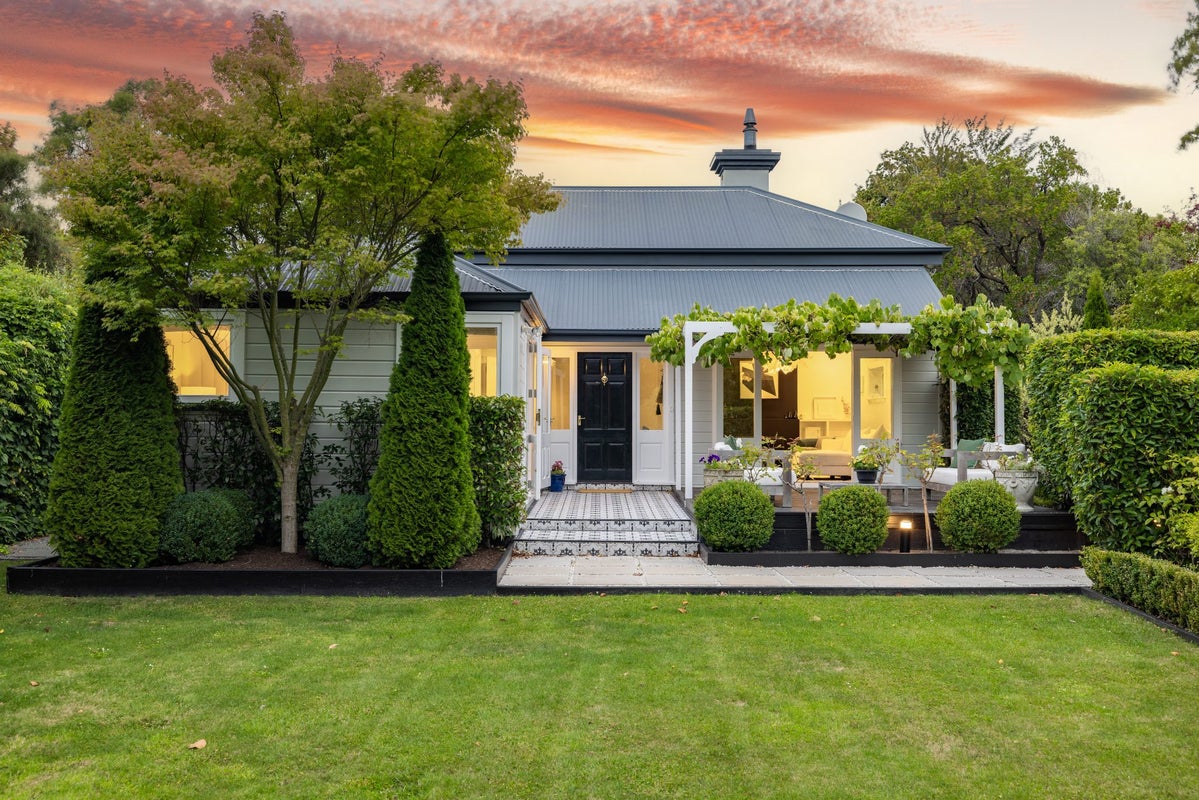 34 Glandovey Road, Fendalton, Christchurch - Carousel 1