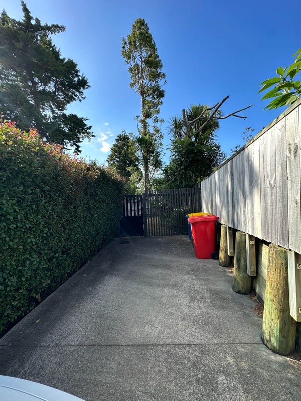 3C Dallinghoe Crescent, Milford, Auckland - Carousel 24
