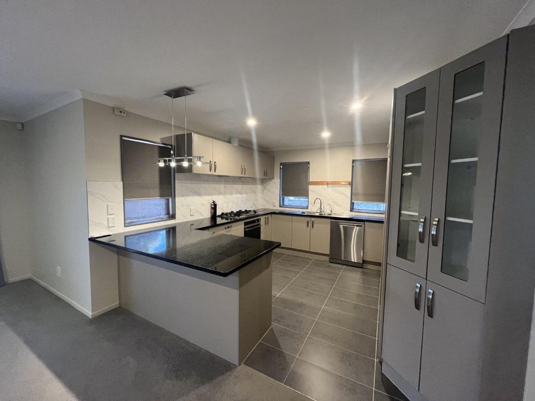 32 Cyrus Street, Whalers Gate, New Plymouth - Carousel 2