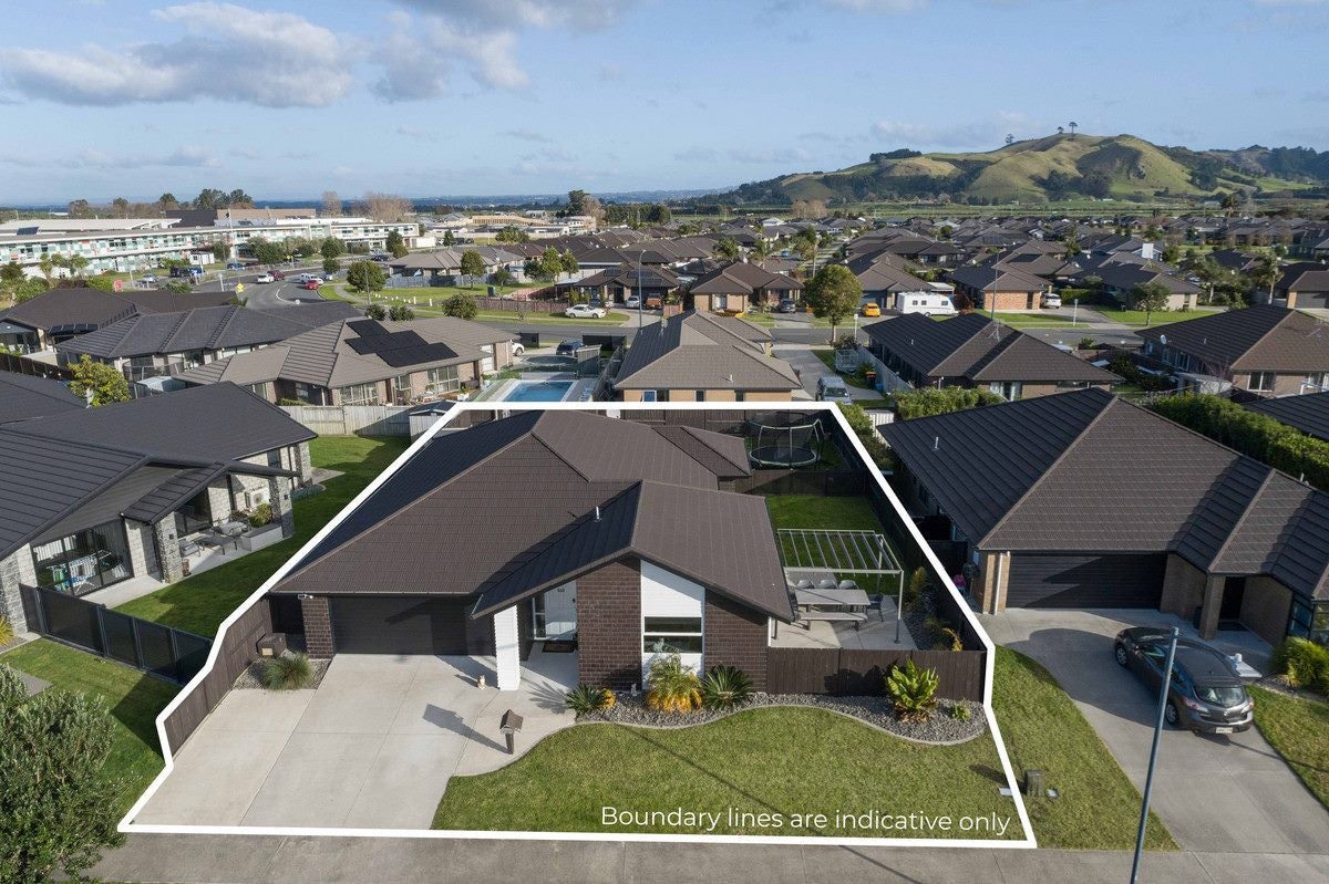 16 Drabble Crescent, Papamoa Beach, Papamoa - Carousel 2