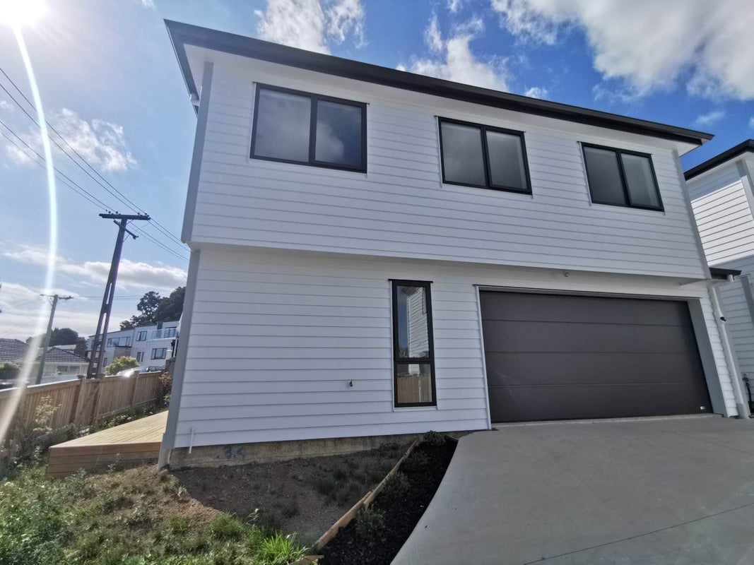 13E Windermere Crescent, Blockhouse Bay, Auckland - Carousel 1