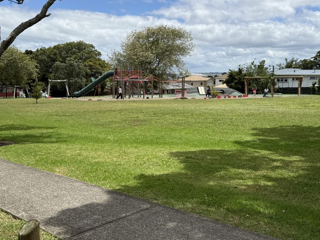 1/9 Grande Vue Road, Hillpark, Auckland - Carousel 16