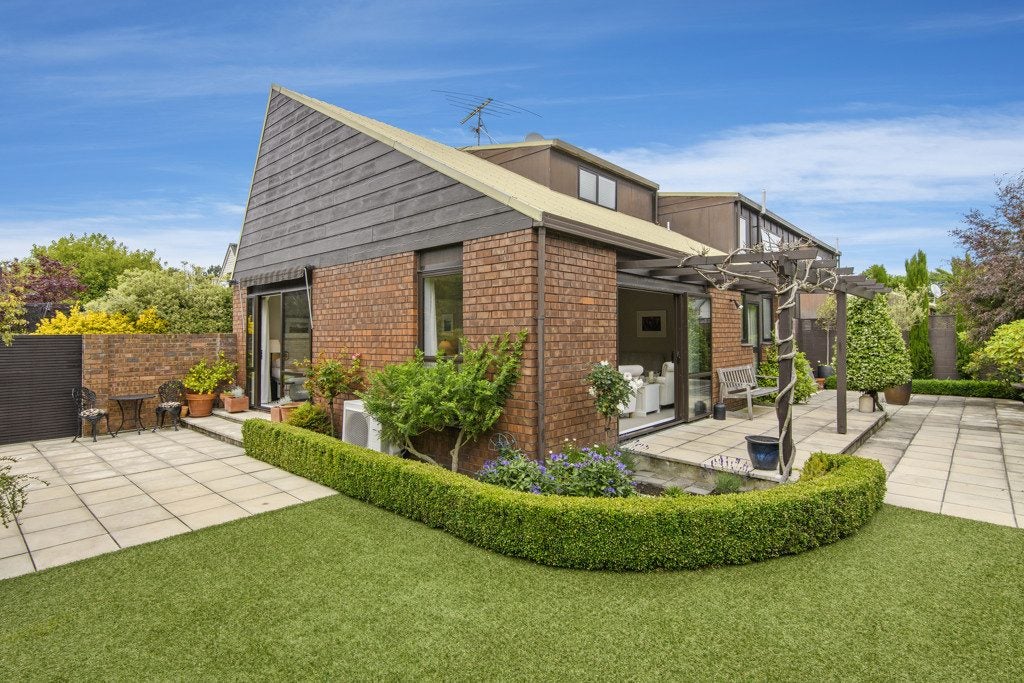 1/25 Rubens Place, Burnside, Christchurch - Carousel 1