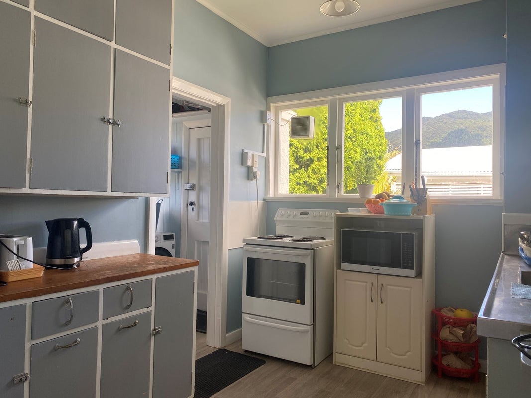 4/120 Waiwhetu Road, Waterloo, Lower Hutt - Carousel 2