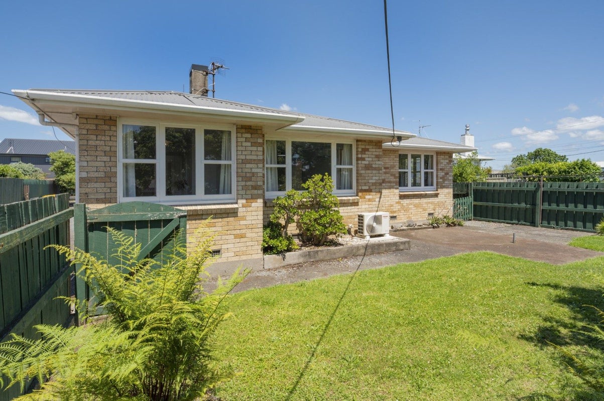 33 Sherson Street, Gate Pa, Tauranga - Carousel 1