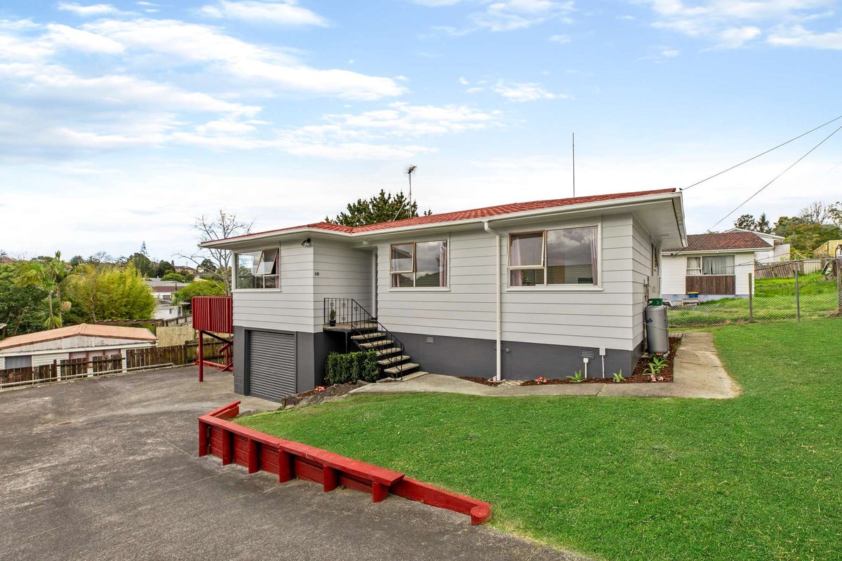 68 Awaroa Road, Sunnyvale, Auckland - Carousel 2
