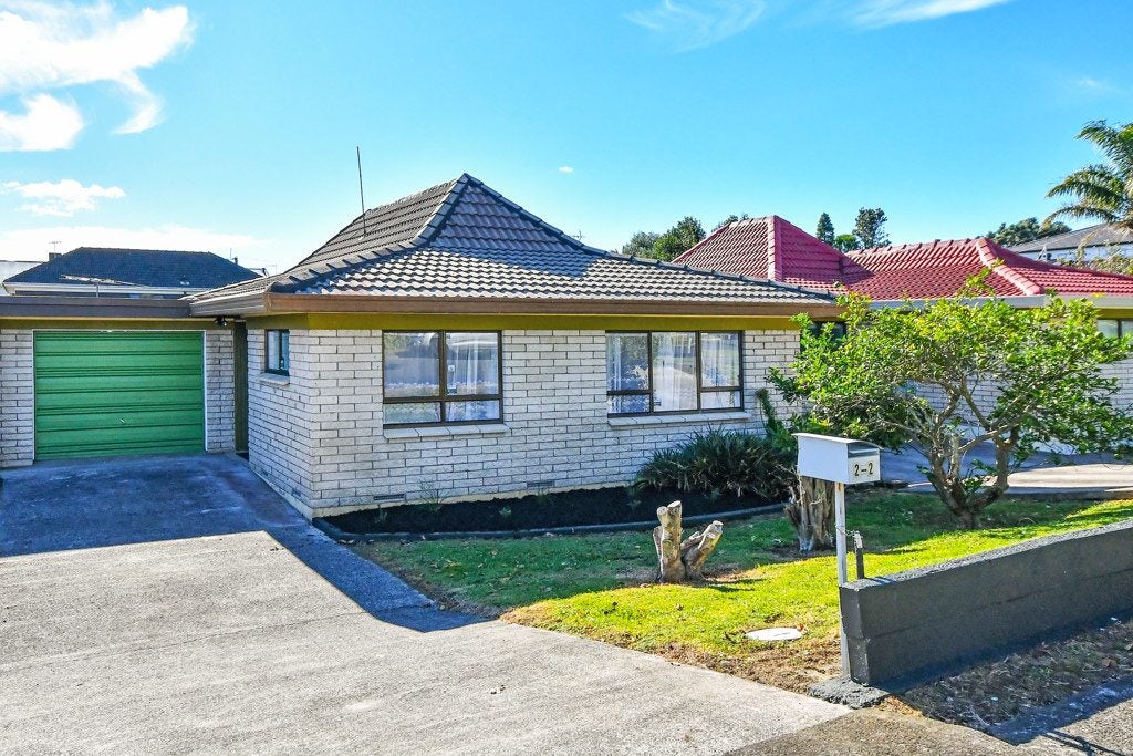 2/2 Grande Vue Road, Papatoetoe, Auckland - Carousel 2