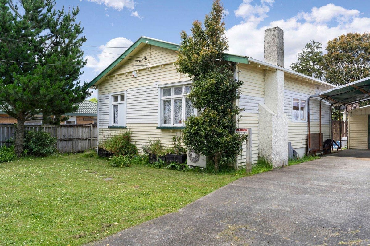 98 Pah Road, Papatoetoe, Auckland - Carousel 1