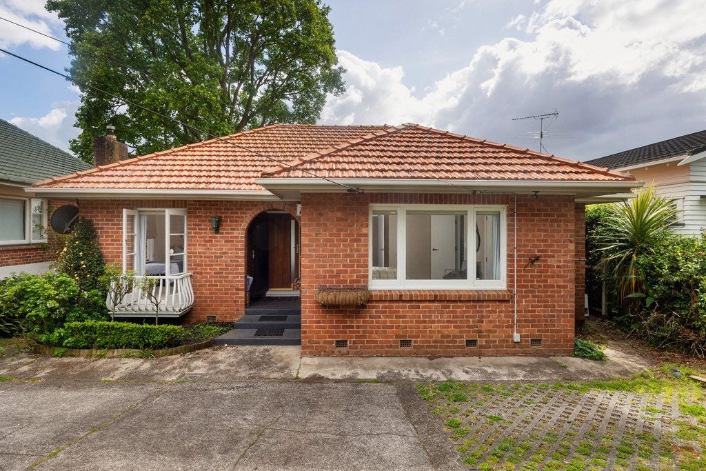 56 Mount Albert Road, Mount Albert, Auckland - Carousel 1
