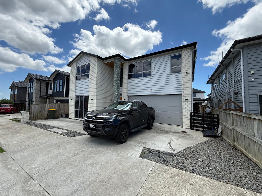 8 Uki Way, Flat Bush, Auckland - Carousel 1