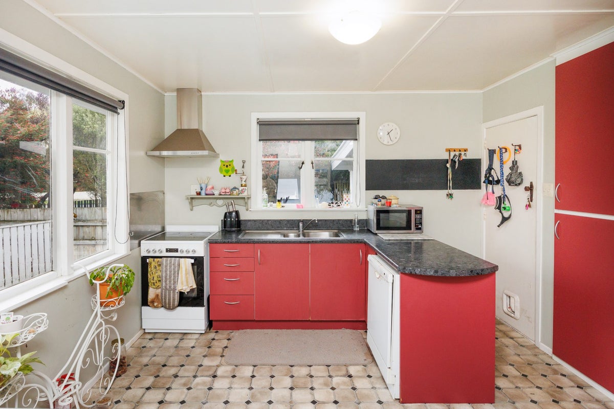 19 Epsom Road, Hokowhitu, Palmerston North - Carousel 2