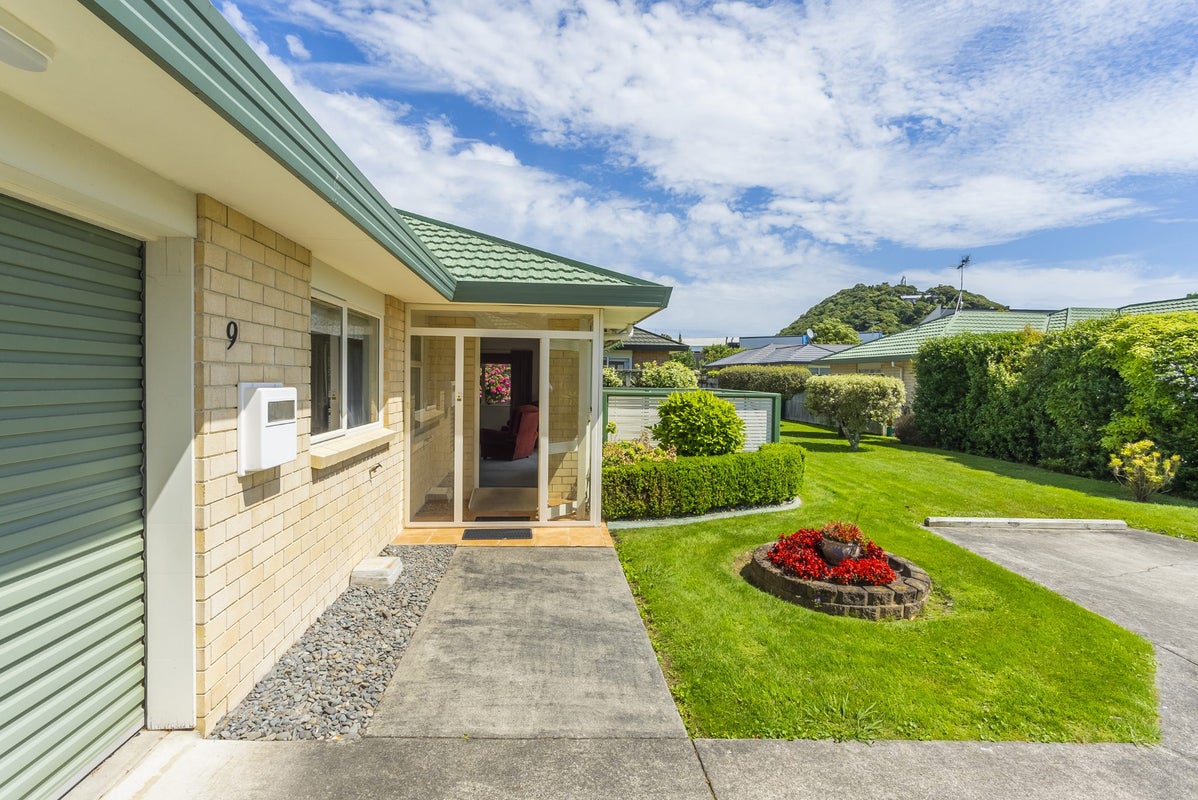 9 Villa Grove, Paraparaumu - Carousel 2