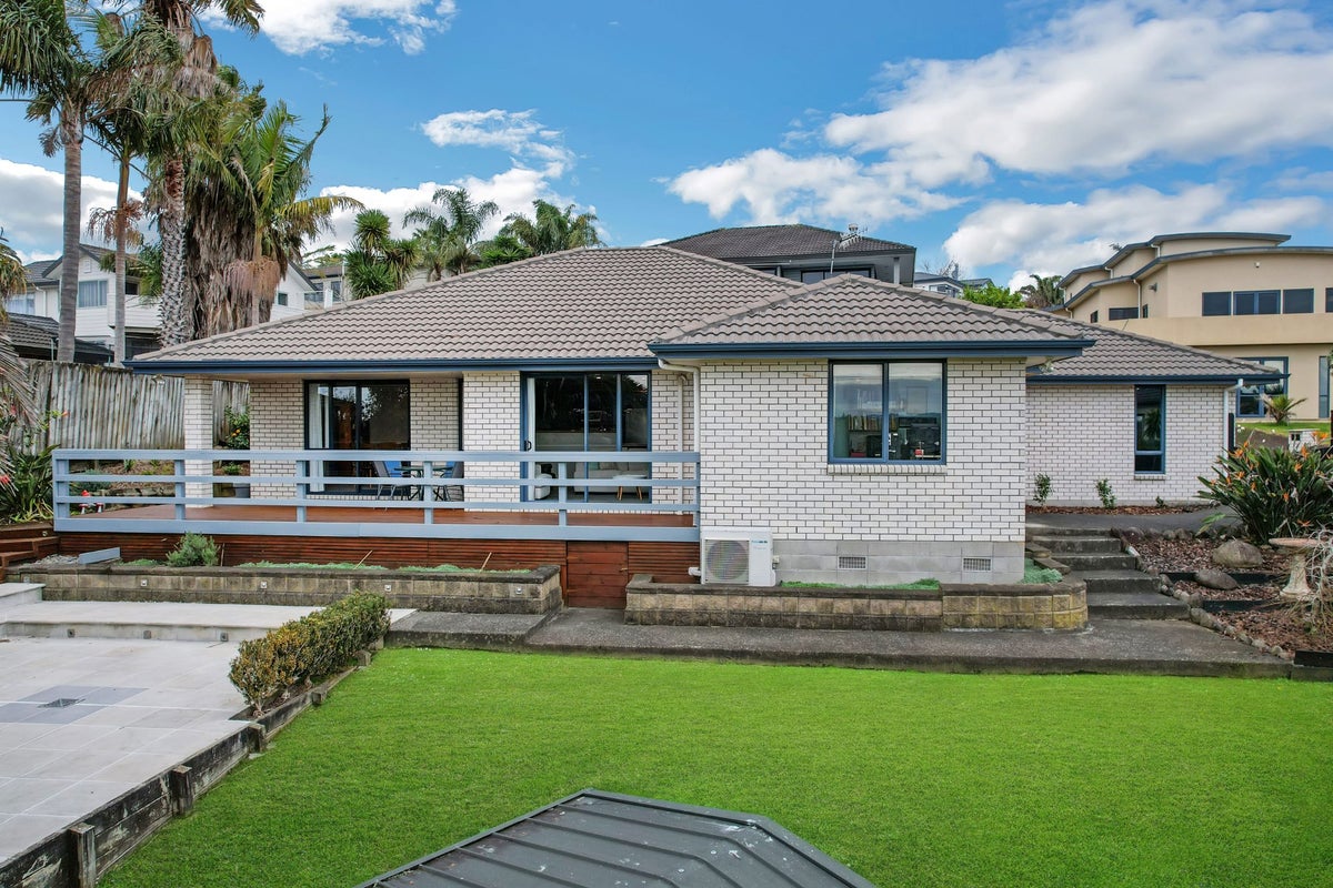 14 San Carlo Court, Henderson, Auckland - Carousel 2